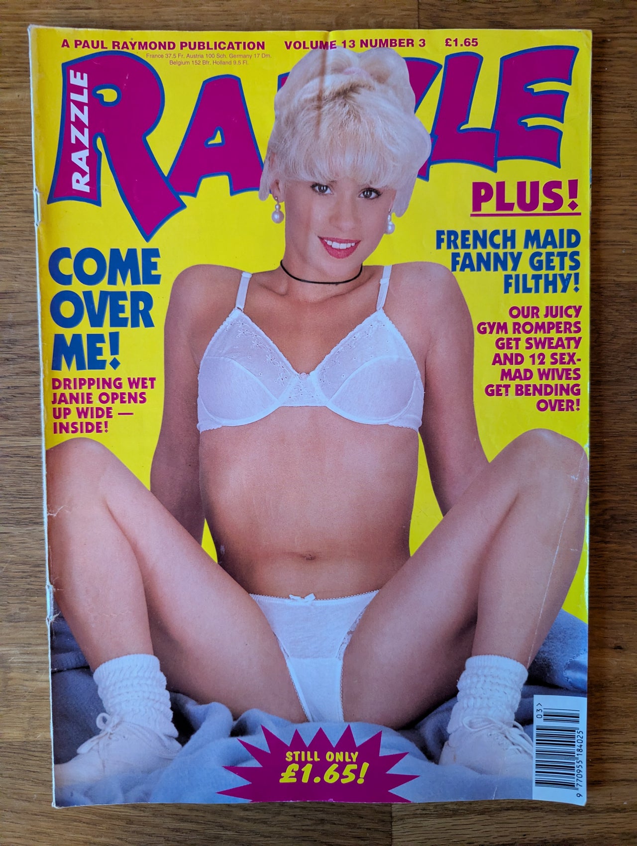 Razzle Magazine Vol 13 No 3