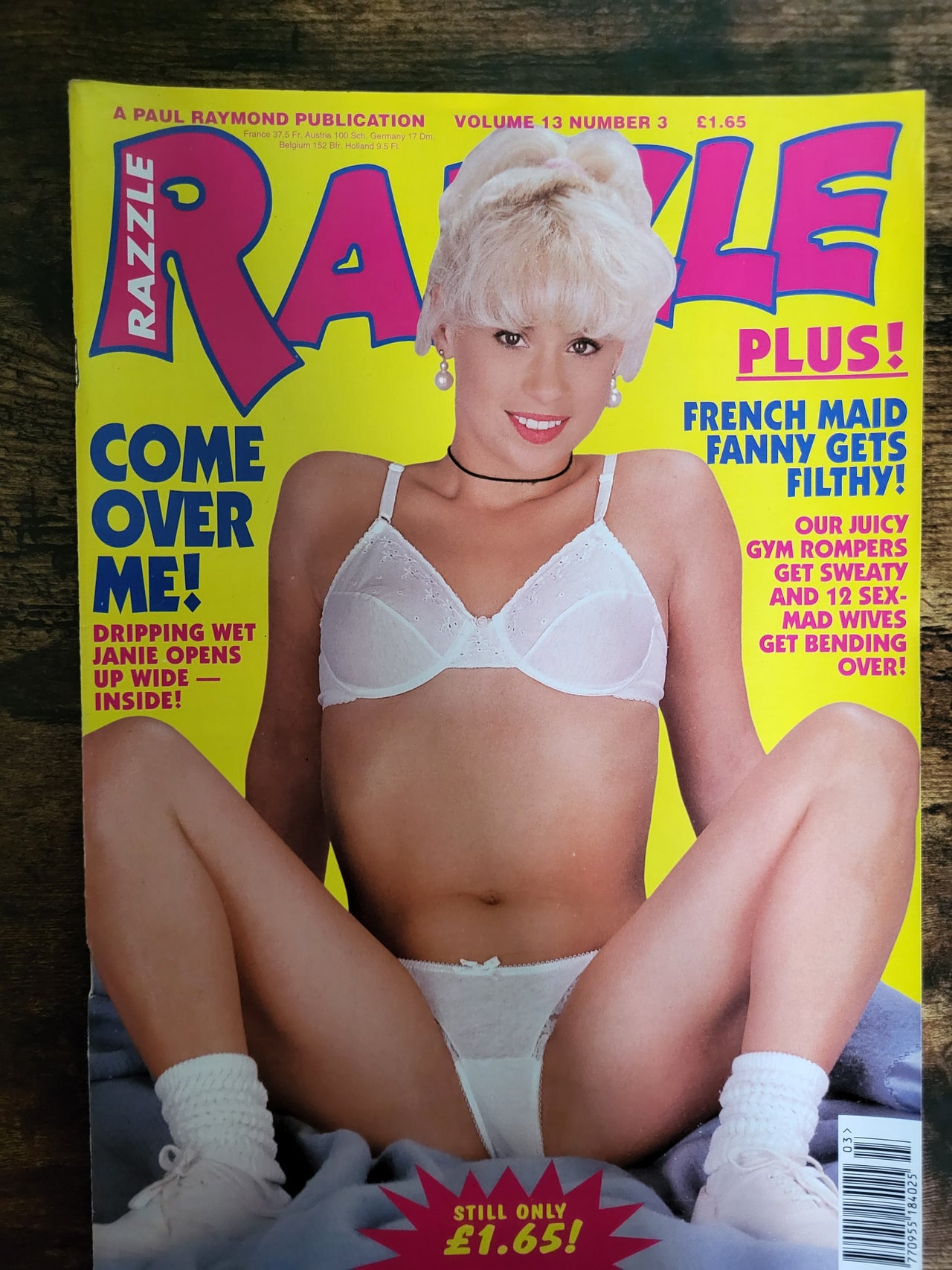 Razzle Magazine Vol 13 No 3