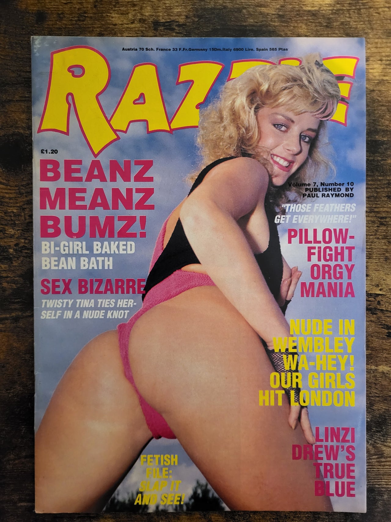 Razzle Magazine Vol 7 No 10