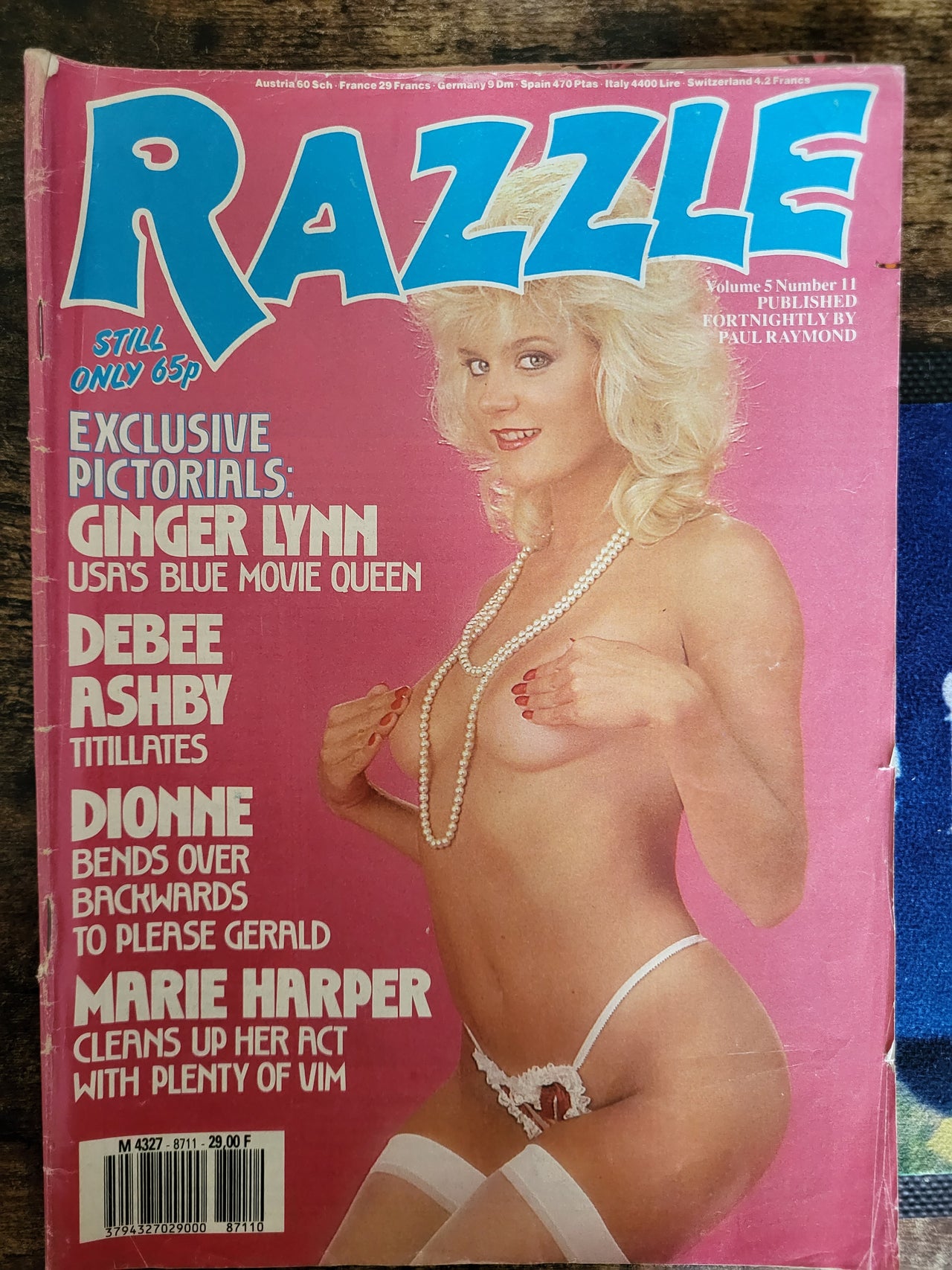 Razzle Magazine Vol 5 No 11 Featuring Debee Ashby