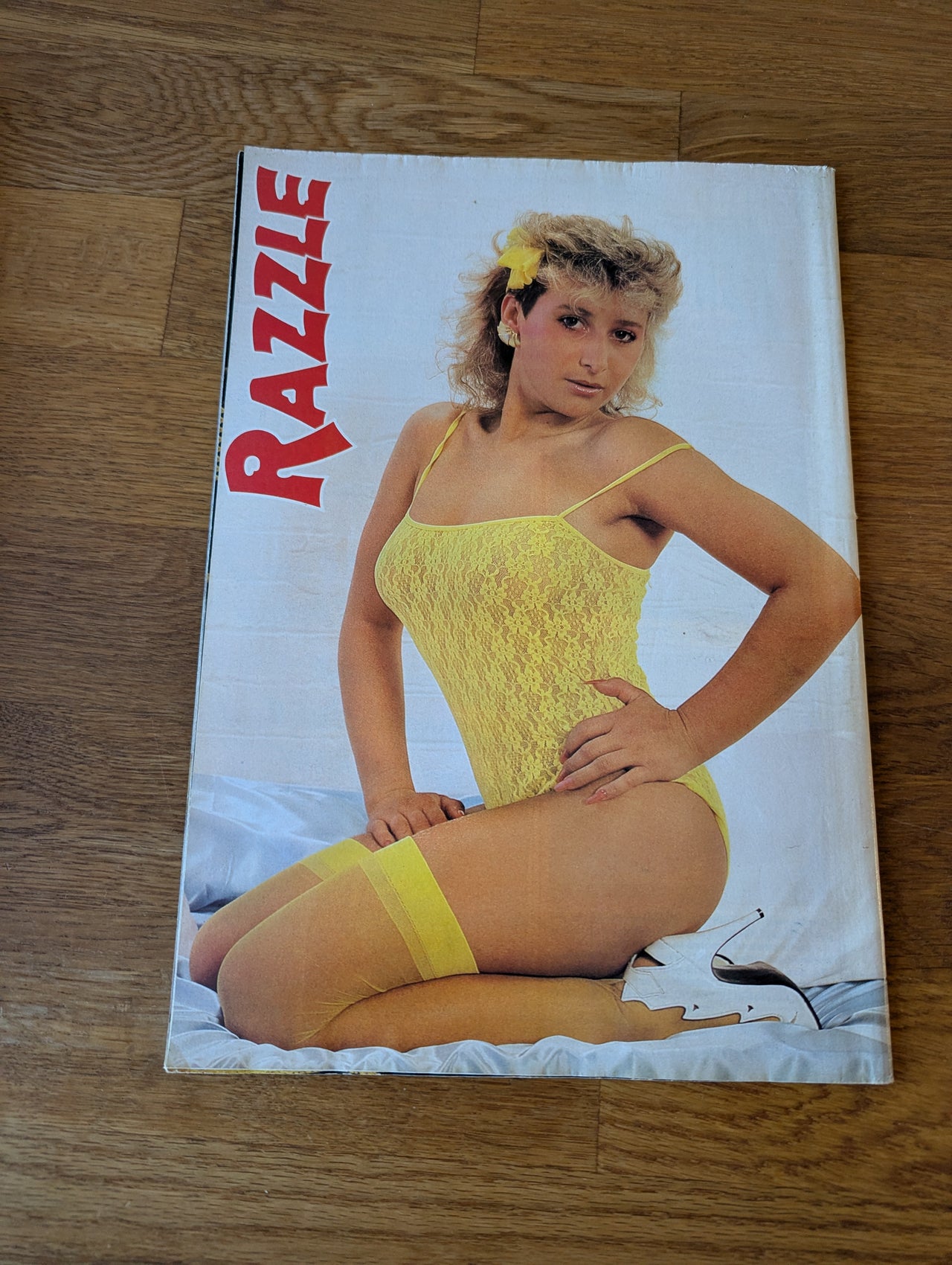 Razzle Magazine Vol 4 No 23