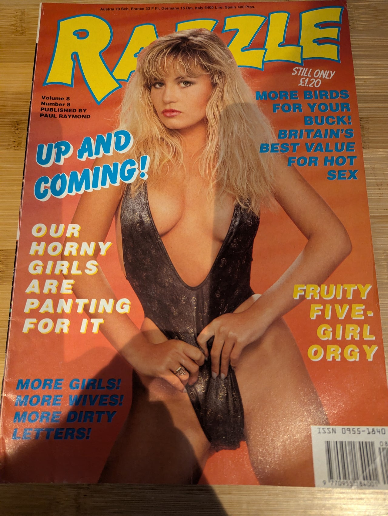 Razzle Magazine Vol 8 No 8