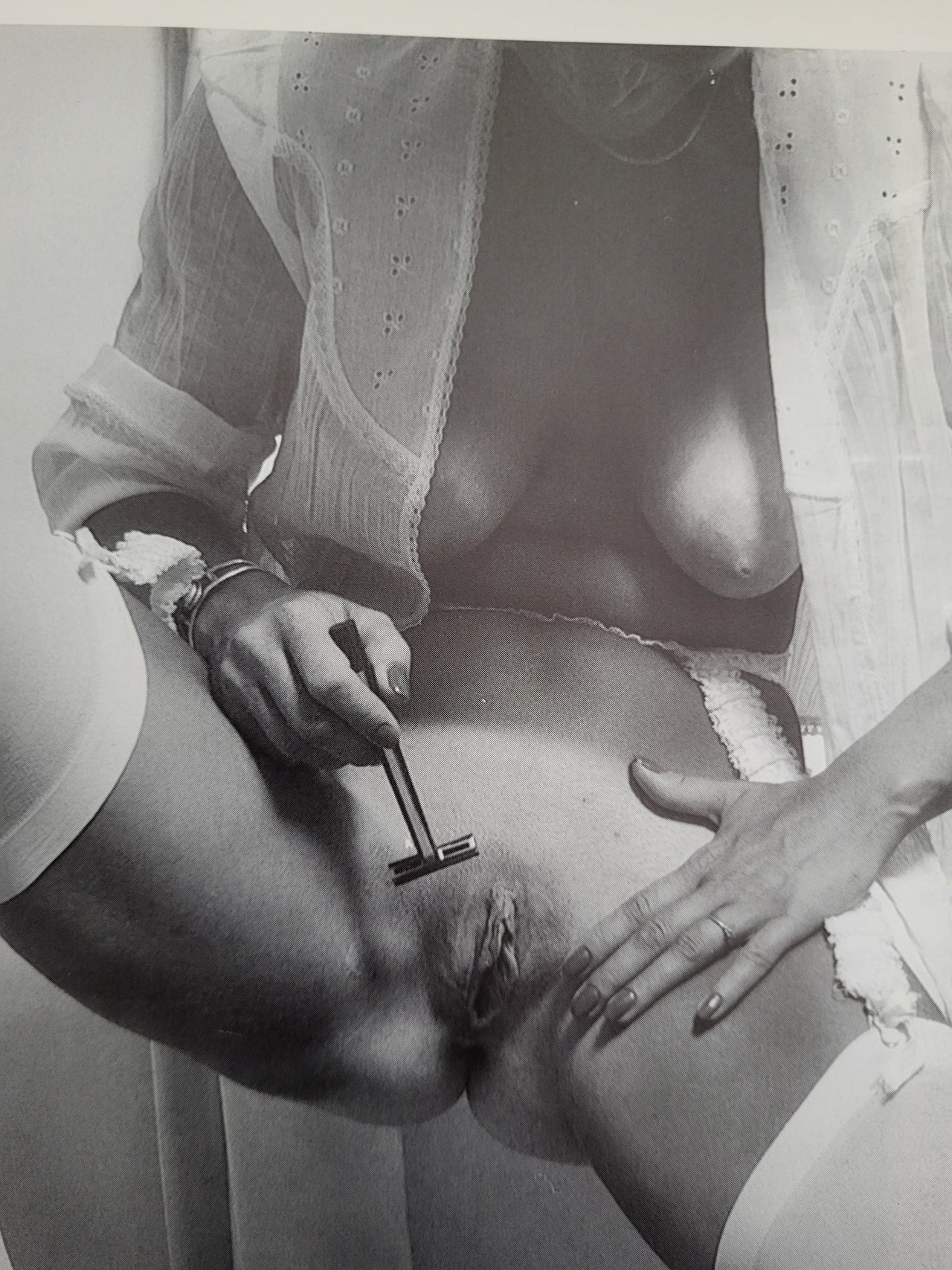 Peaches Magazine Shavers Special No 9.. UK Big Tits And Shaven Fanny Magazine