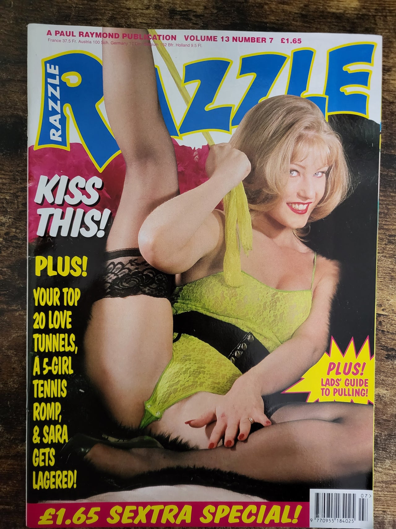 Razzle Magazine Vol 13 No 7