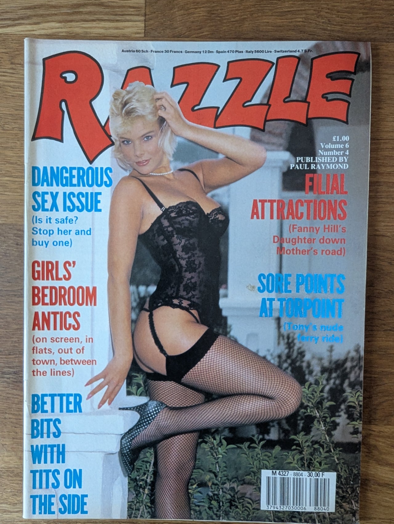 Razzle Magazine Vol 6 No 4
