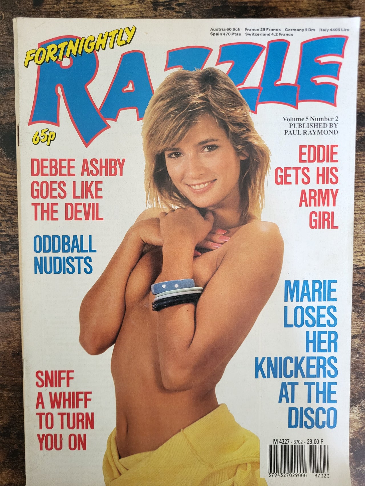 Razzle Magazine Vol 5 No 2