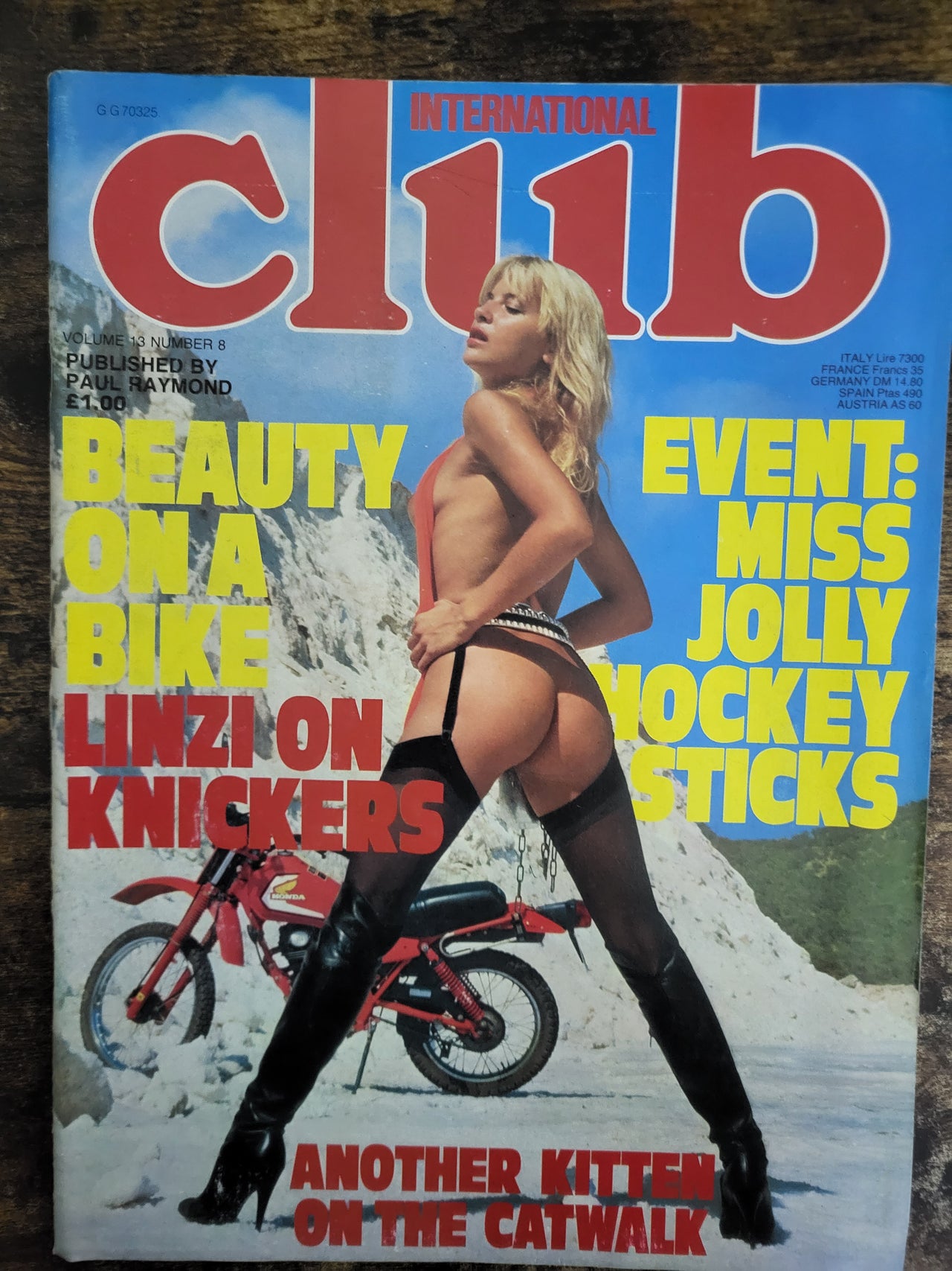 Club International Magazine Vol 13 No 8