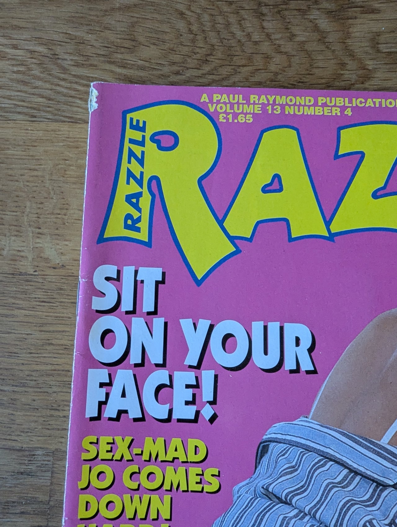 Razzle Magazine Vol 13 No 4