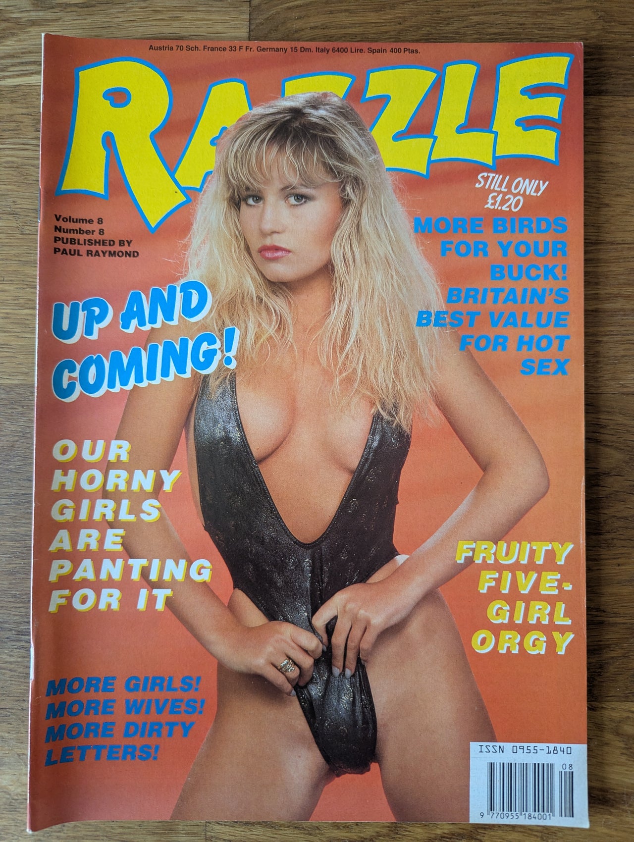 Razzle Magazine Vol 8 No 8