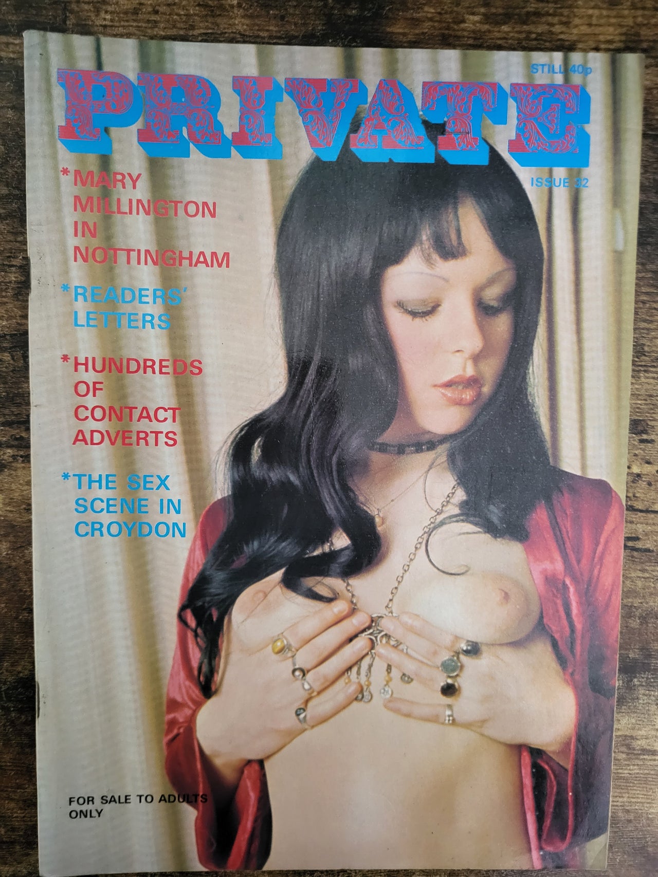 Private Magazine No 32