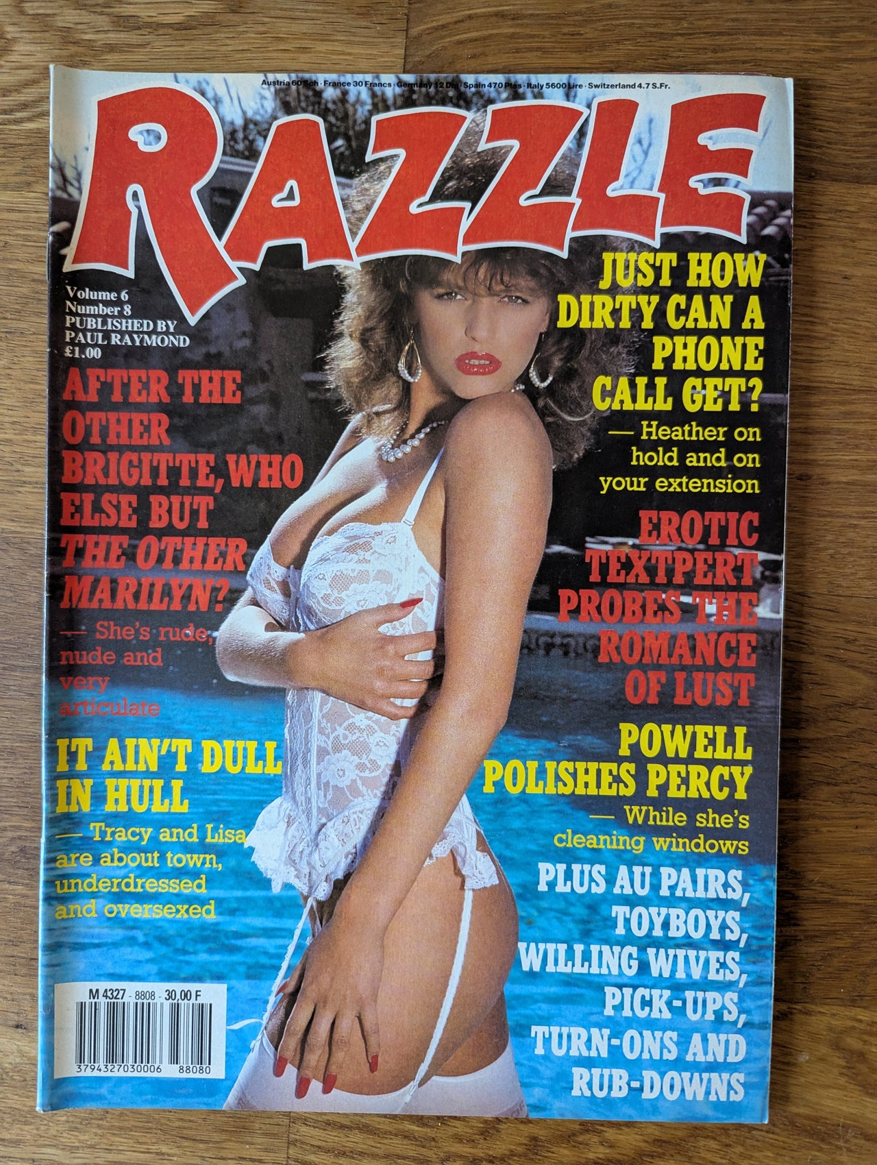 Razzle Magazine Vol 6 No 8