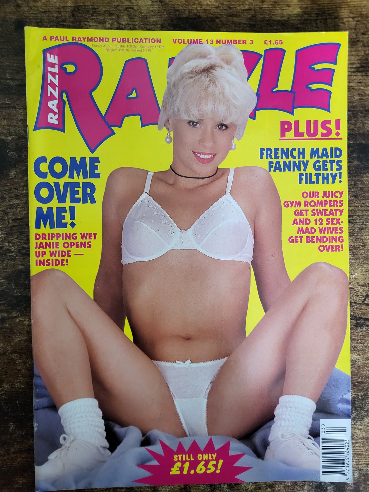 Razzle Magazine Vol 13 No 3